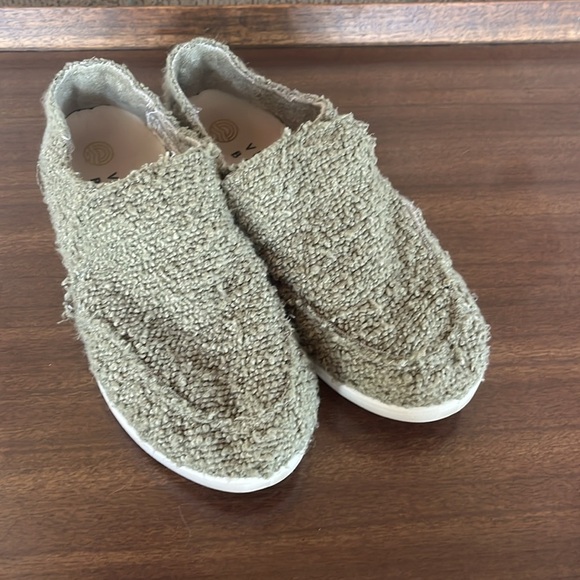 Vionic Beach Slip-On Green Shoes Size 6 - Picture 2 of 14